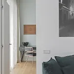 Apartment Ivis House - Spacious With Terrace, Old Town