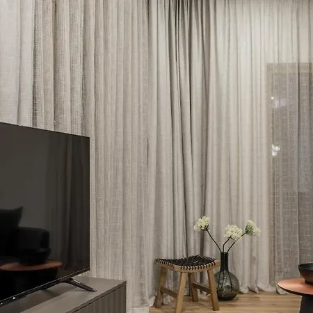 Ivis House - Spacious With Terrace, Old Town