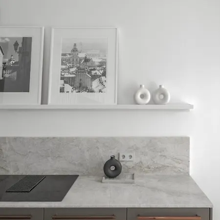 Ivis House - Spacious With Terrace, Old Town Апартаменты *