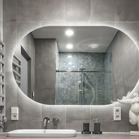 Ivis House - Spacious With Terrace, Old Town Apartment