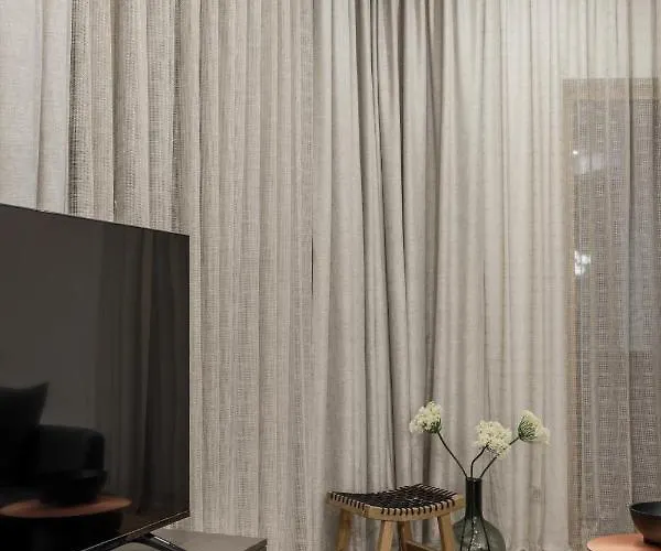 Ivis House - Spacious With Terrace, Old Town