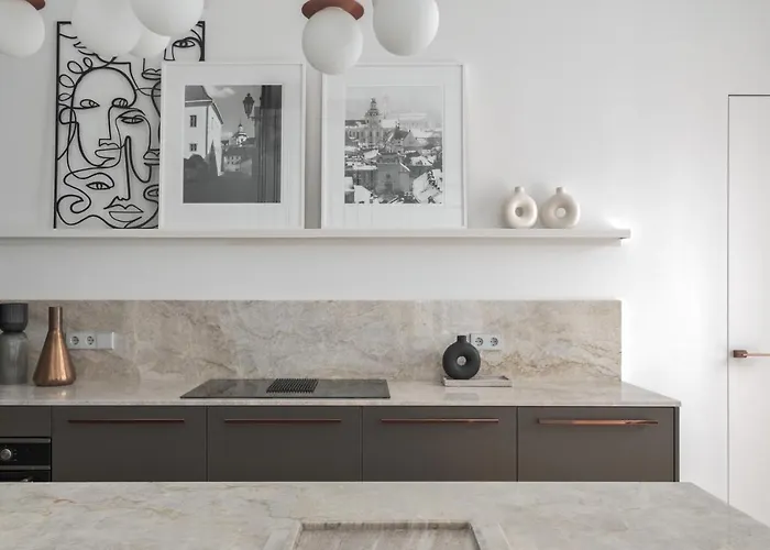 Ivis House - Spacious With Terrace, Old Town *