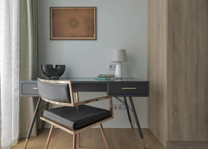 Ivis House - Spacious With Terrace, Old Town 아파트 *