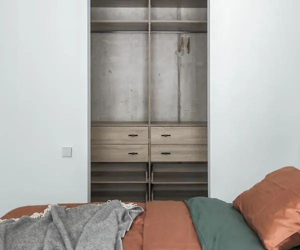 Ivis House - Spacious With Terrace, Old Town Lejlighed