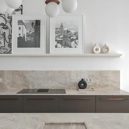 Ivis House - Spacious With Terrace, Old Town *