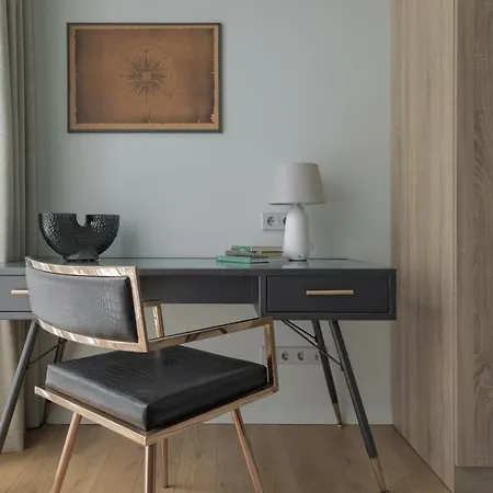 Ivis House - Spacious With Terrace, Old Town Apartament *